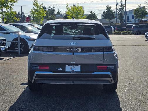 2025 Hyundai IONIQ 5 SE