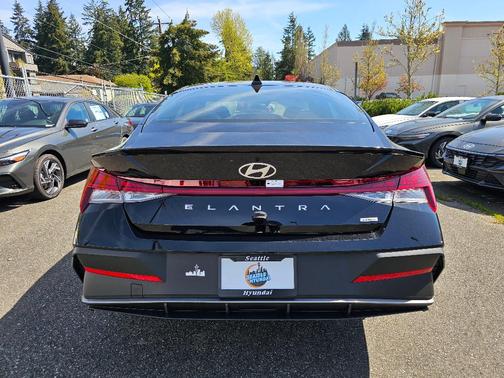 2025 Hyundai ELANTRA HEV SEL Sport