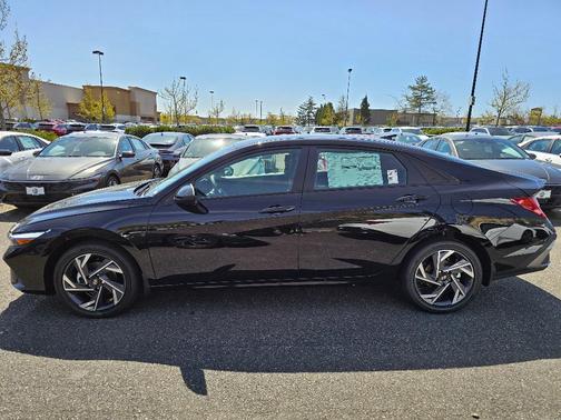 2025 Hyundai ELANTRA HEV SEL Sport