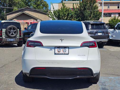 2023 Tesla Model Y Long Range
