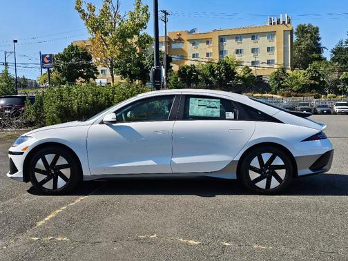 2025 Hyundai IONIQ 6 SE Standard Range