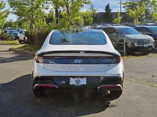2025 Hyundai SONATA Hybrid Limited