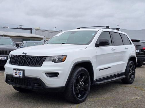 Bright White Clearcoat 2019 Jeep Grand Cherokee Laredo