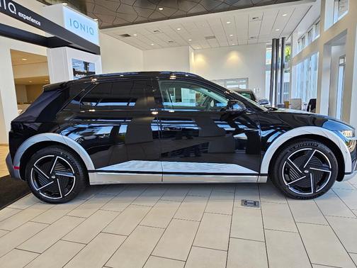2025 Hyundai IONIQ 5 Limited