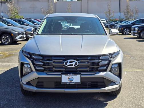 Shimmering Silver 2026 Hyundai TUCSON SE