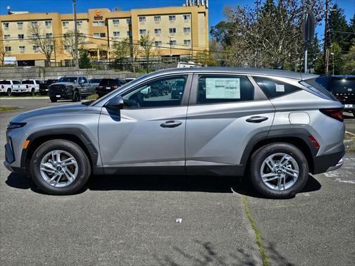 Shimmering Silver 2026 Hyundai TUCSON SE