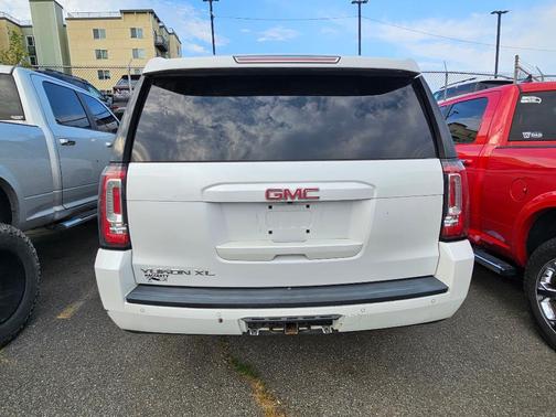 2017 GMC Yukon XL SLT