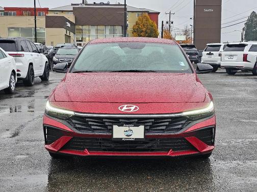 2025 Hyundai ELANTRA HEV SEL