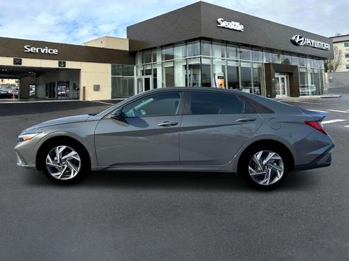 2025 Hyundai ELANTRA HEV SEL