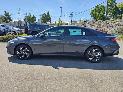 2025 Hyundai ELANTRA HEV SEL