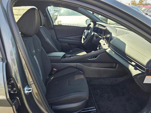 2025 Hyundai ELANTRA HEV SEL Sport