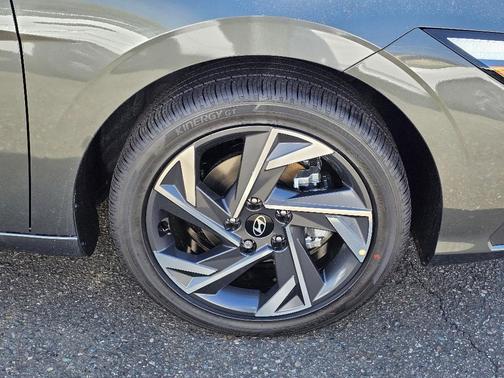 2025 Hyundai ELANTRA HEV SEL Sport