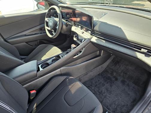 2025 Hyundai ELANTRA HEV SEL Sport