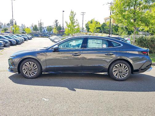 2025 Hyundai SONATA Hybrid SEL