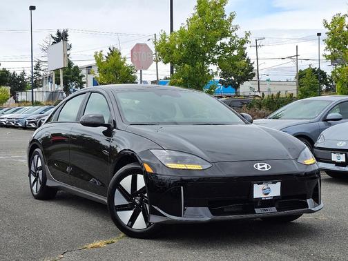 2025 Hyundai IONIQ 6 SE Standard Range