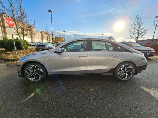2025 Hyundai IONIQ 6 SEL