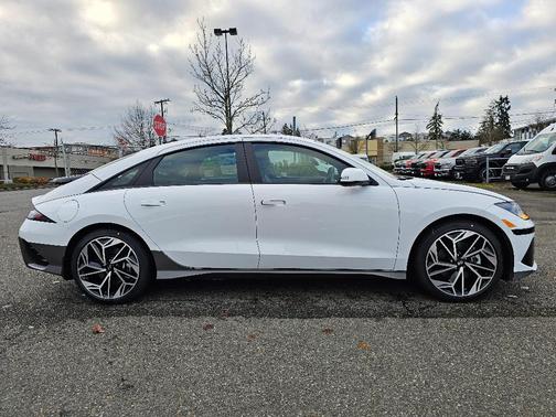 2025 Hyundai IONIQ 6 SEL