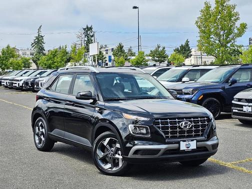 2025 Hyundai VENUE SEL