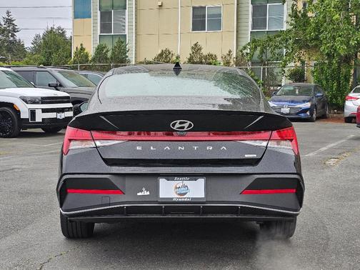 2025 Hyundai ELANTRA HEV SEL Sport