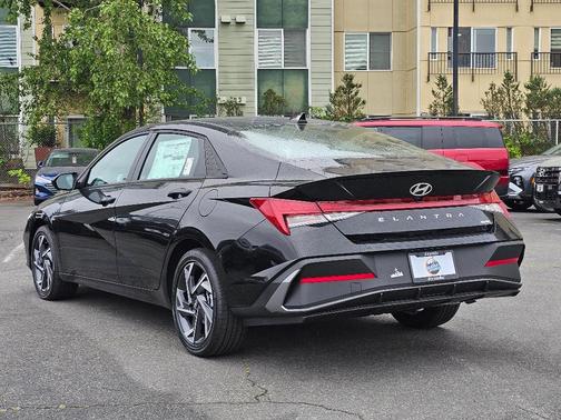 2025 Hyundai ELANTRA HEV SEL Sport