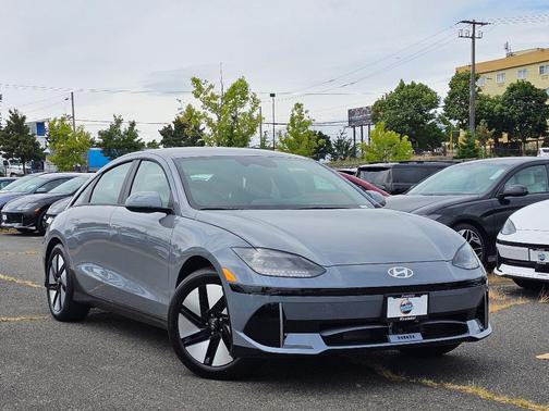 2025 Hyundai IONIQ 6 SE Standard Range