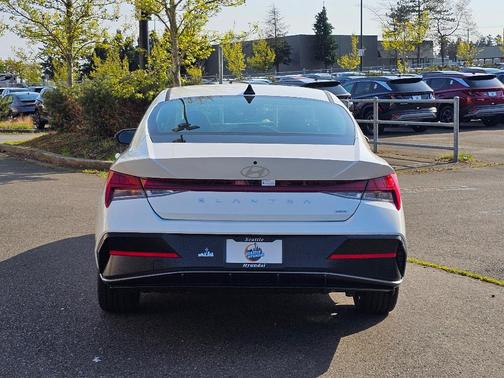 2025 Hyundai ELANTRA HEV Limited