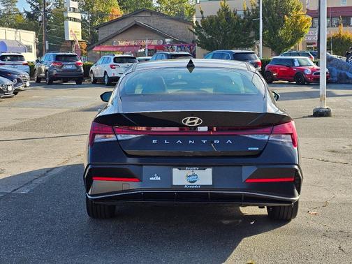 2025 Hyundai ELANTRA HEV Limited