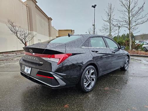 2025 Hyundai ELANTRA HEV Limited