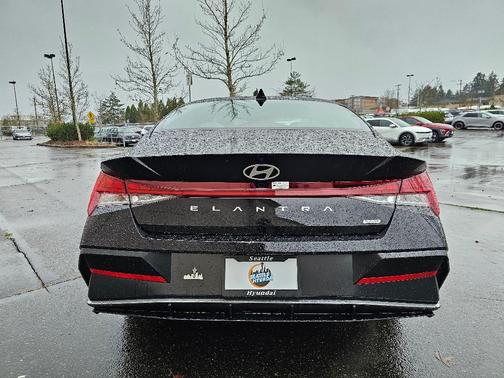 2025 Hyundai ELANTRA HEV Limited