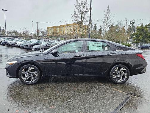 2025 Hyundai ELANTRA HEV Limited