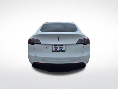 White 2023 Tesla Model Y Long Range