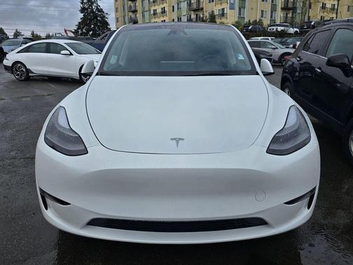 White 2023 Tesla Model Y Long Range