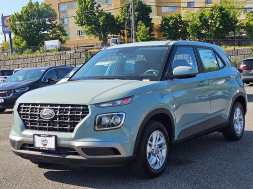 2025 Hyundai VENUE SE