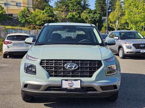 2025 Hyundai VENUE SE