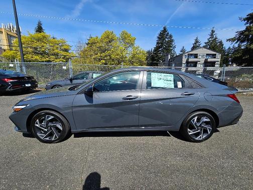 2025 Hyundai ELANTRA HEV SEL