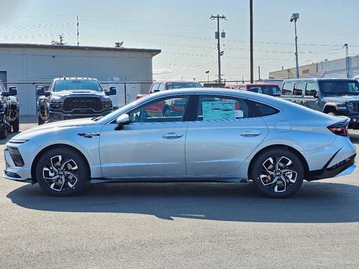 2025 Hyundai SONATA SEL