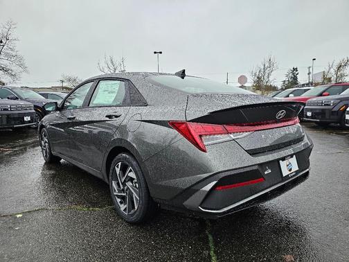 2025 Hyundai ELANTRA HEV SEL Sport