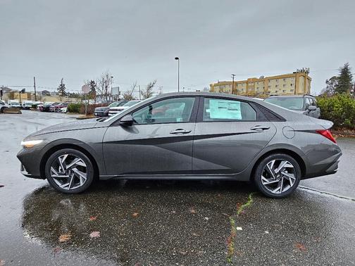 2025 Hyundai ELANTRA HEV SEL Sport