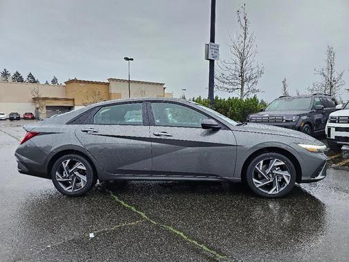 2025 Hyundai ELANTRA HEV SEL Sport