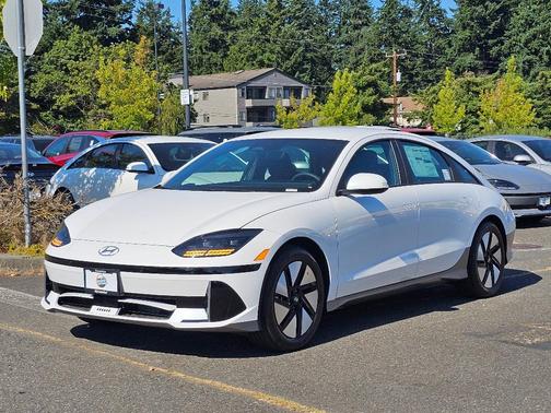 2025 Hyundai IONIQ 6 SE Standard Range
