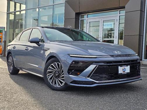 2025 Hyundai SONATA Hybrid Limited
