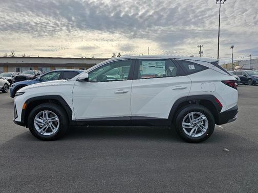 2025 Hyundai TUCSON SE