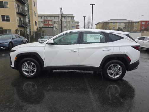 2025 Hyundai TUCSON SE