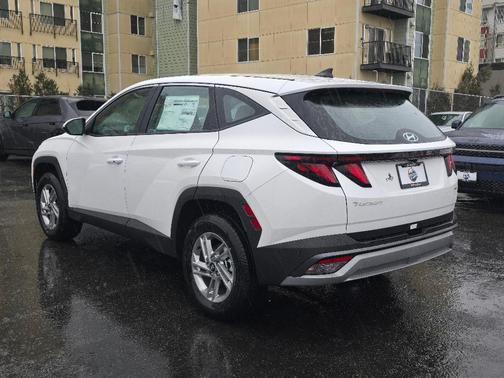 2025 Hyundai TUCSON SE