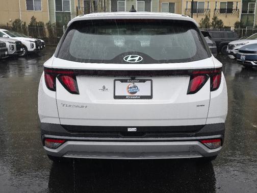 2025 Hyundai TUCSON SE