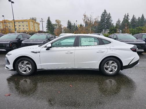 2025 Hyundai SONATA SE