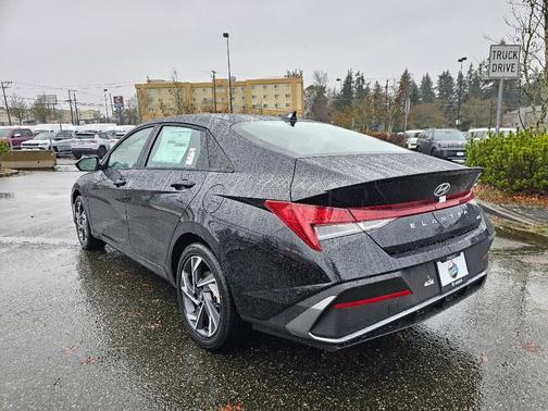 2025 Hyundai ELANTRA HEV SEL Sport
