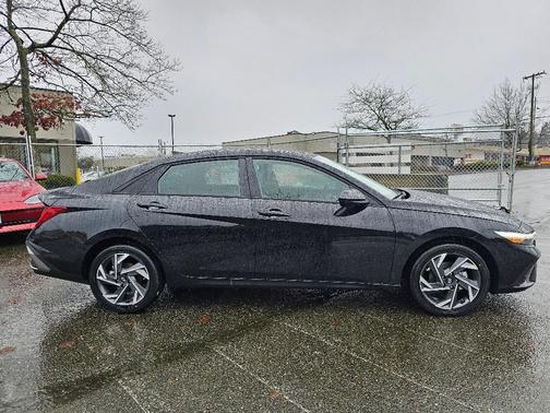 2025 Hyundai ELANTRA HEV SEL Sport