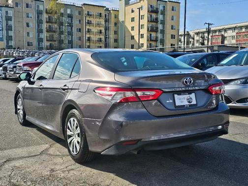 2018 Toyota Camry Hybrid XLE