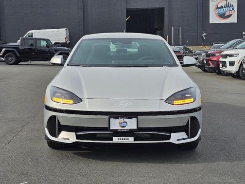 2025 Hyundai IONIQ 6 SEL